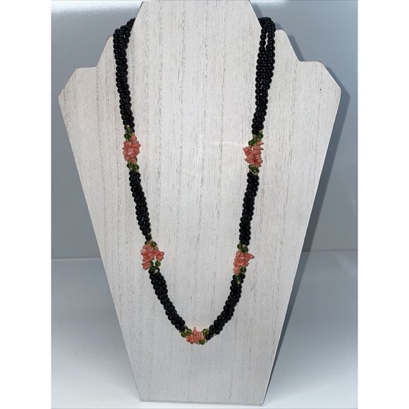 Beautiful Vintage Pink Stimulated CORAL & Jade Black Onyx Beaded Necklace A41 - Picture 5 of 13